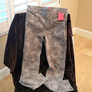 SPANX brand jegging (ankle jean-ish legging)